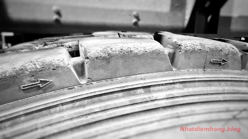 Directional drive tires use sidewall arrows to control rotation direction. Incorrect flipping may affect wear balance, traction, and fuel efficiency.