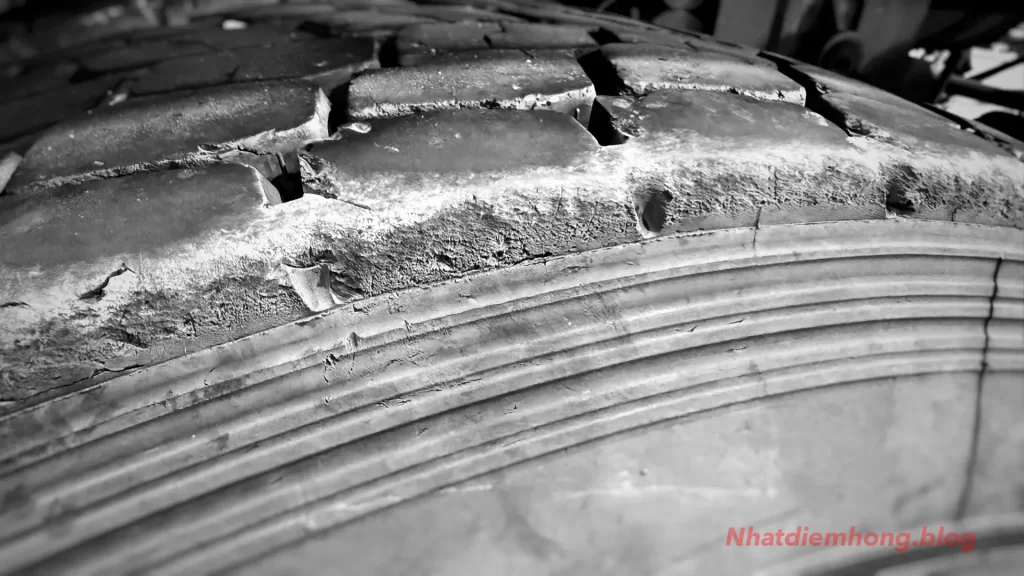 Truck tire shoulder scrub wear caused by friction and uneven contact. Fleets may consider flipping tires during rotation to reduce irregular wear.