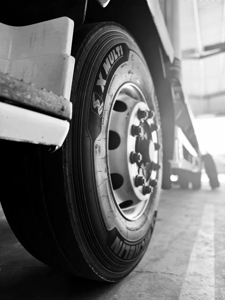 Michelin X Multi Z2 commercial truck tire showcasing sidewall casing architecture and bead design