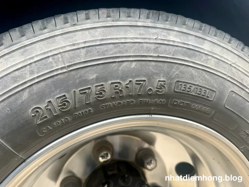 215/75R17.5 135/133L commercial truck tire sidewall showing load index and rim specifications